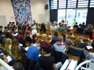 ... begeister, interessiert, aufgeschlossen...