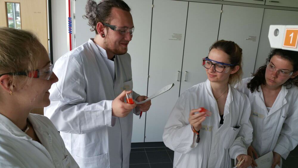 Mai 2017: Exkursion der Leistungskurse Chemie zum NatLab