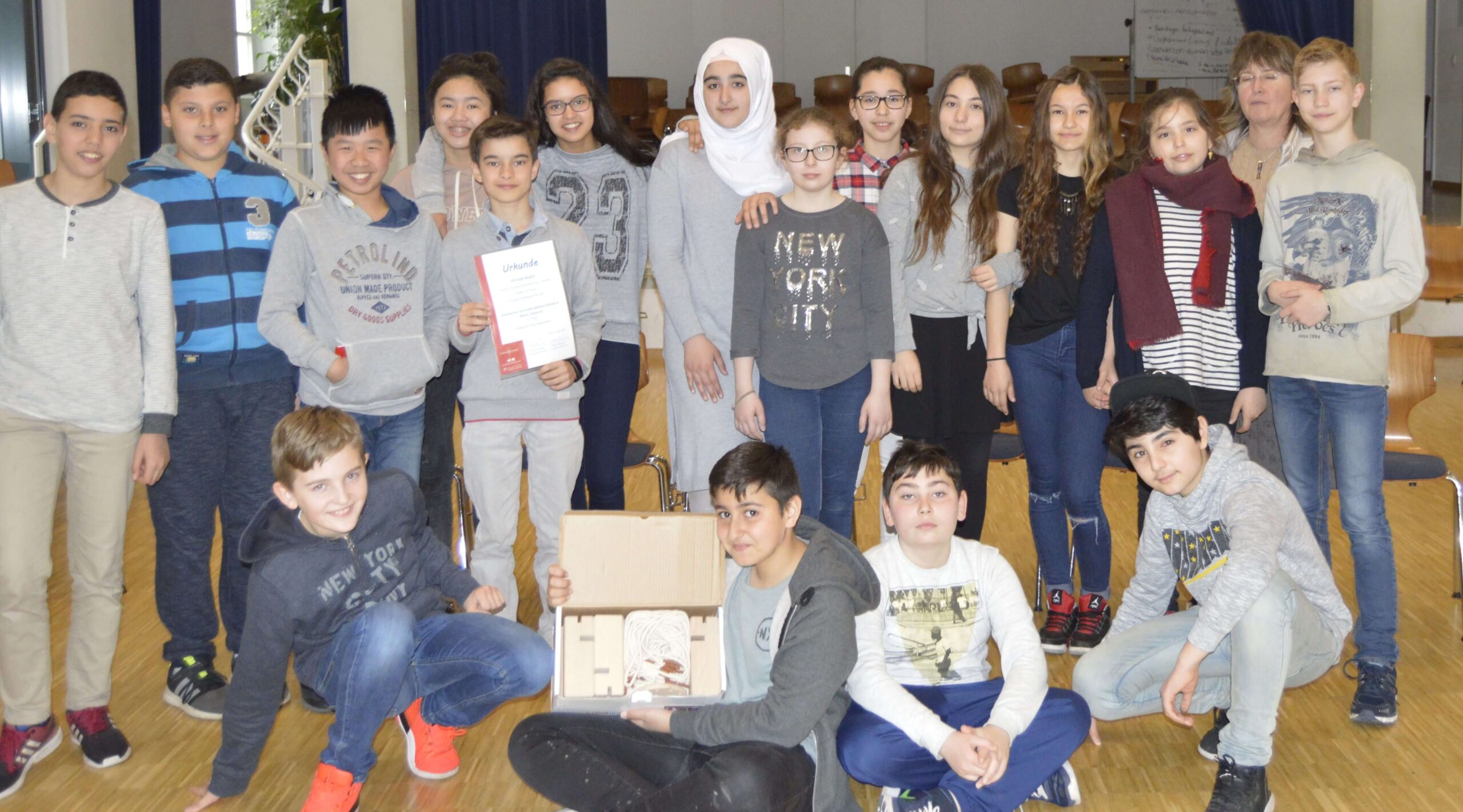 Fit for Peace – Ethikgruppe 6 c gewinnt 3. Platz im Wettbewerb der Friedensakademie
