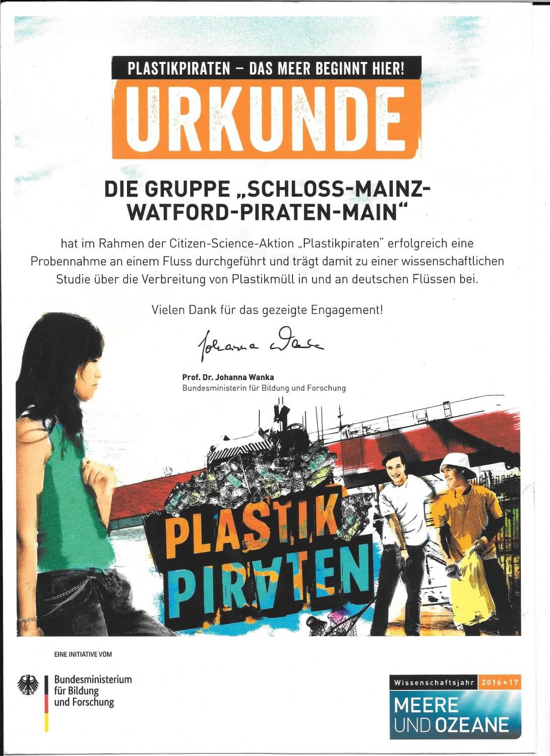 Bundesministerin Wanka dankt den Schloss-Watford-Piraten