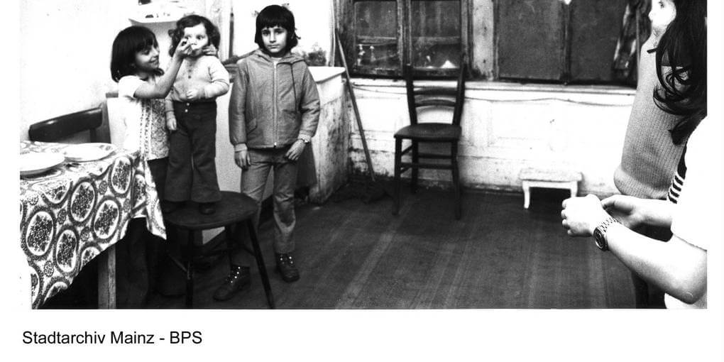 „Zwei Heimaten, eine so schön wie die andere“: Für die Ausstellung im Stadthistorischen Museum führen Schüler des Schlossgymnasiums lange Video-Interviews mit Zeitzeugen