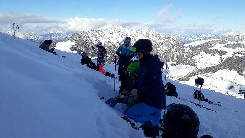 Grüße von der Ski- und  Schneephysik in Alpbach