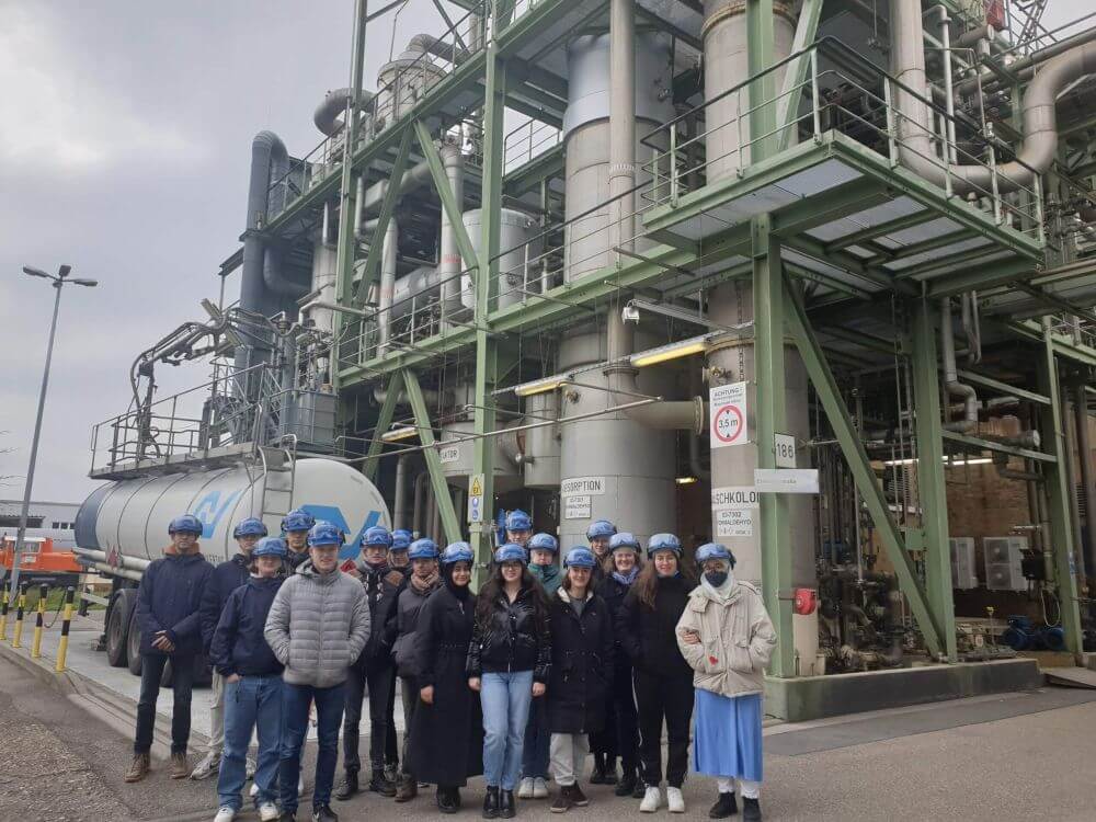 Chemie-LK der MSS12 erkundet Prefere Paraform in Mombach