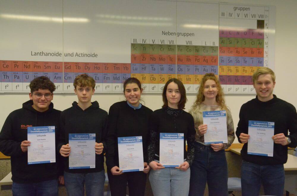 Schloss-Schüler:innen erfolgreich in der ersten Runde der Chemie-Olympiade