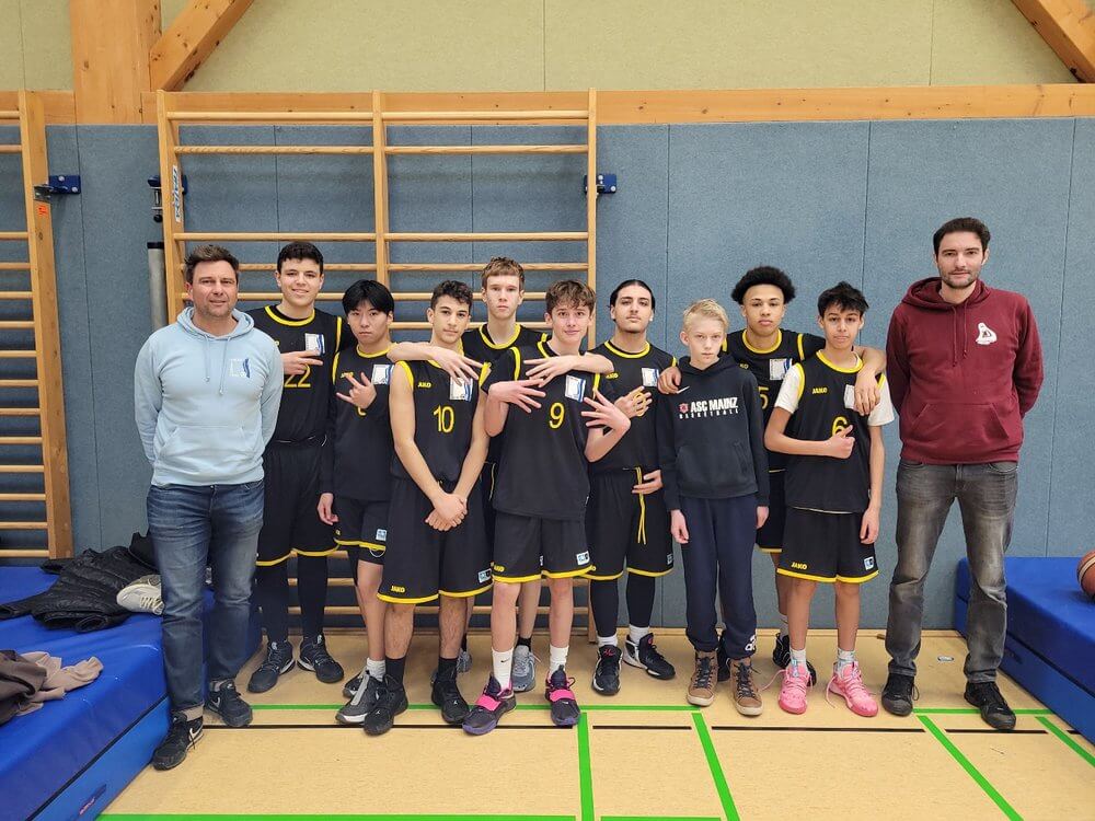 Schloss-Basketballer des WK III erreichen im Landesfinale die Silbermedaille…