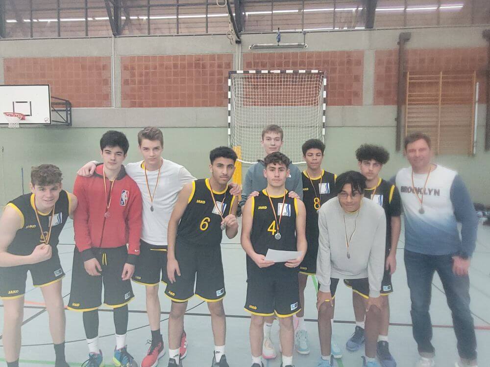 WK-II-Schloss-Basketballer gewinnen im Regionalfinale die Silbermedaille