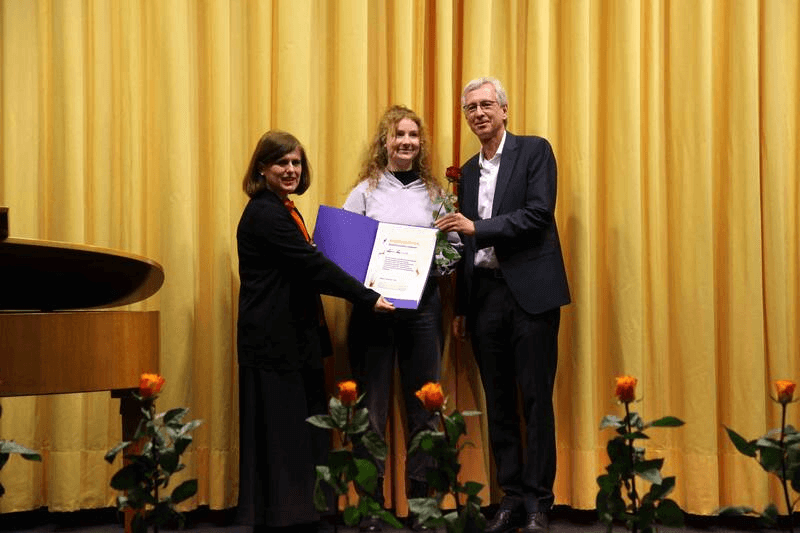 Exzellenzpreis der Deutsch-Französischen Gesellschaft Mainz für Schloss-Abiturientin