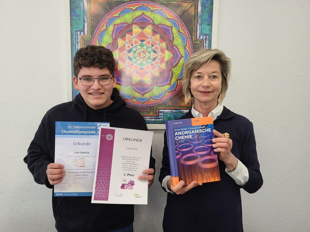 Schlossschüler belegt 2. Platz in Landesrunde „Chemie – die stimmt!“