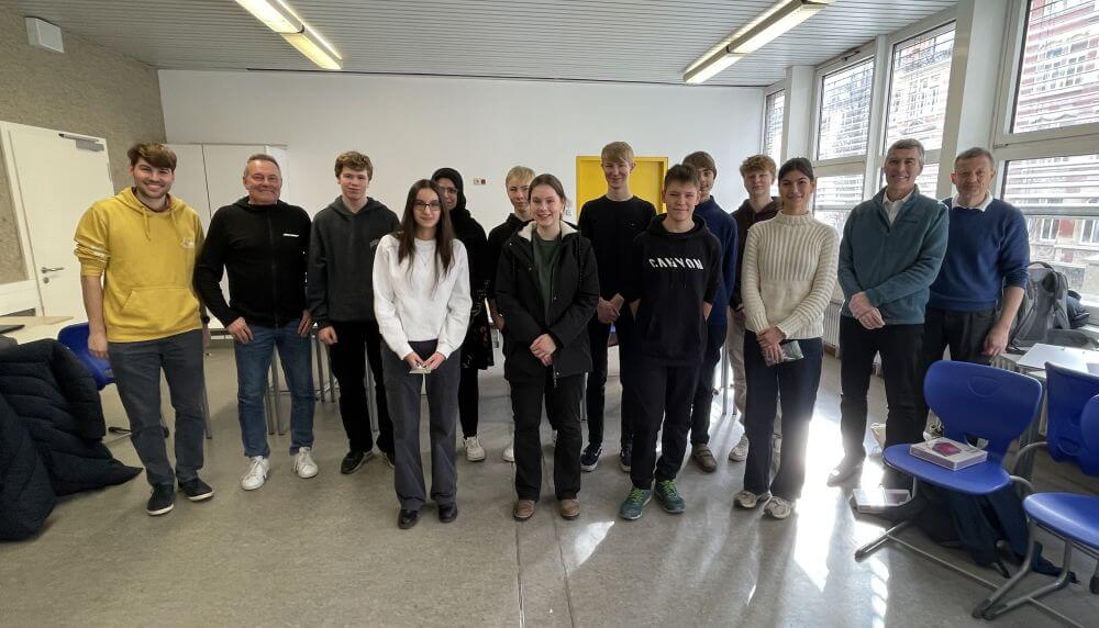 Praktikumsvorträge von Ehemaligenverein prämiert