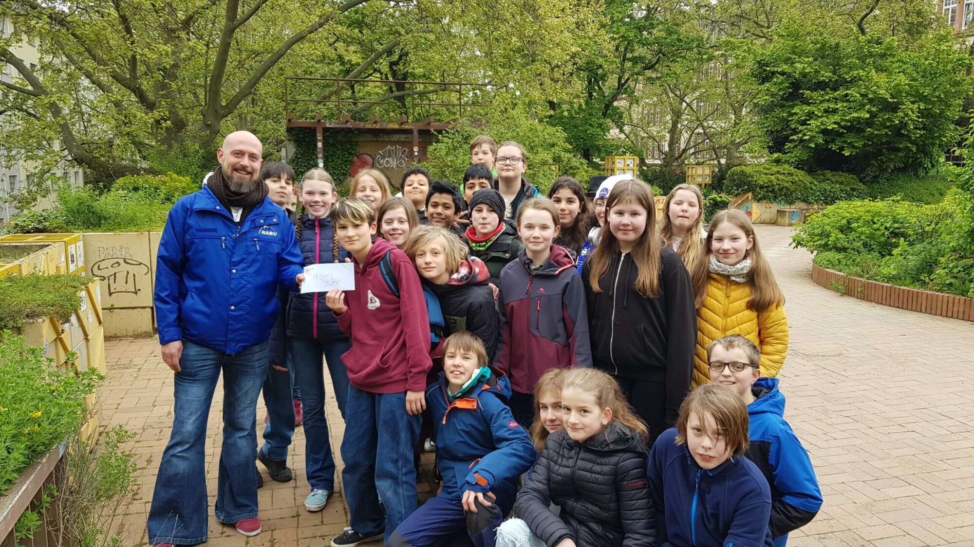 6d übergibt Spende an den NABU